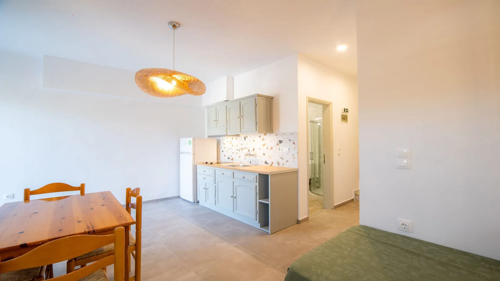 Deluxe Apartment with Balcony