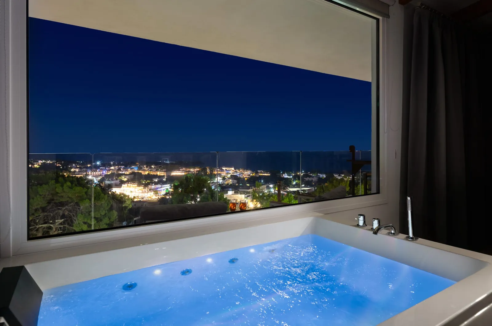 HoneyMoon Suite