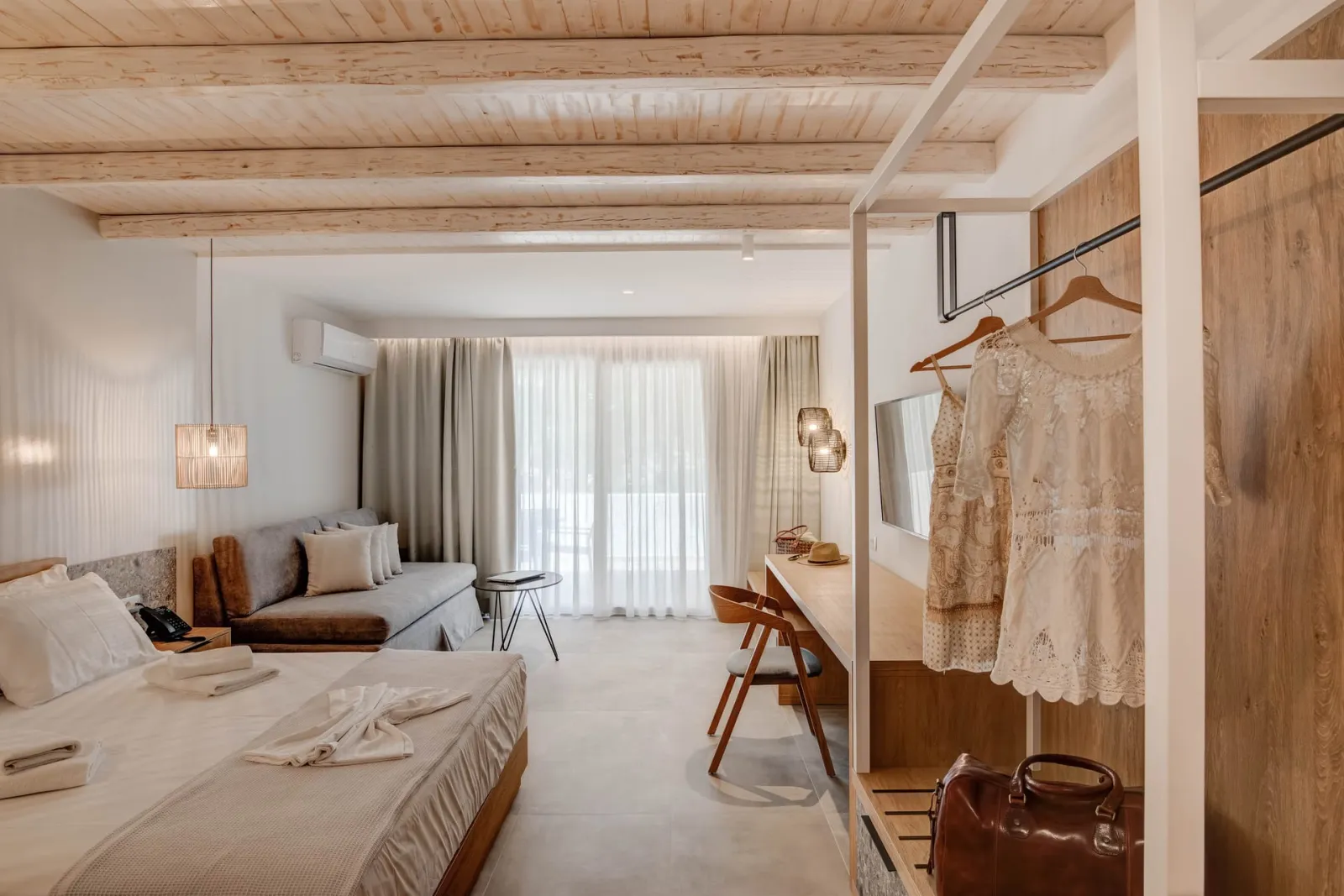 Deluxe Suite with Sea View