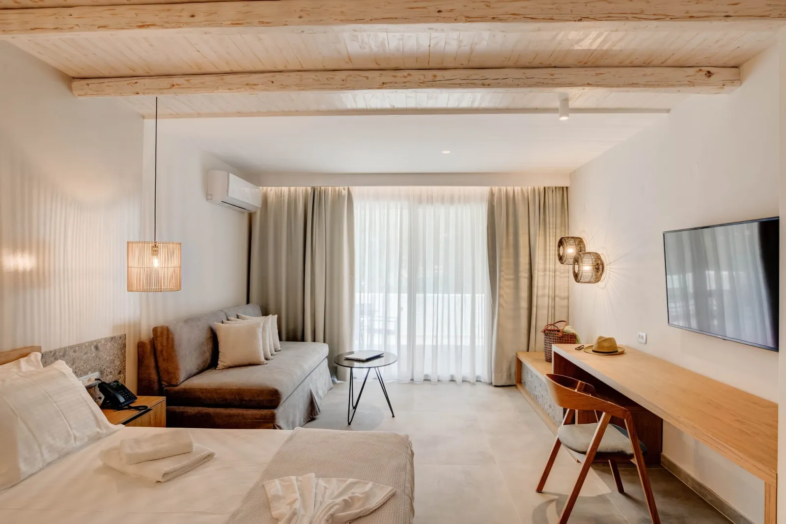 Deluxe Suite with Sea View