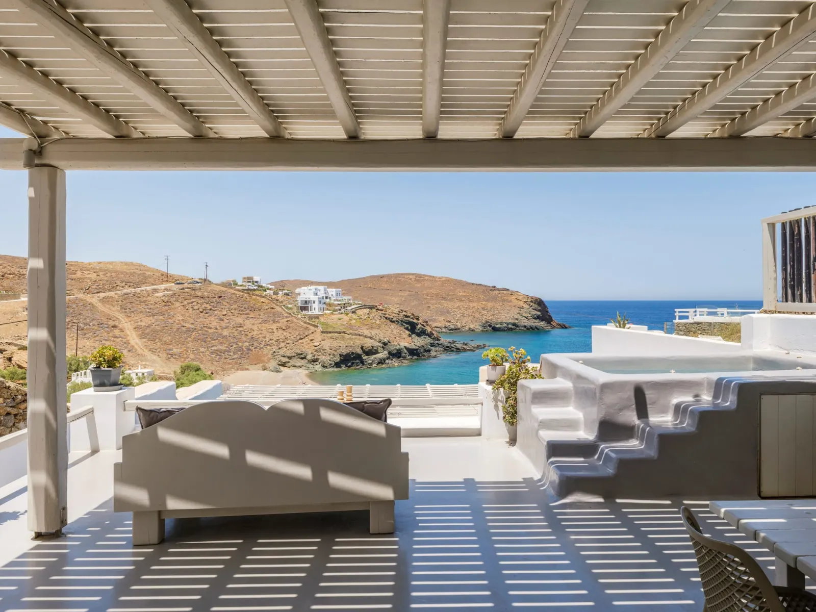 Rock Residence with Outdoor Hydromasaz