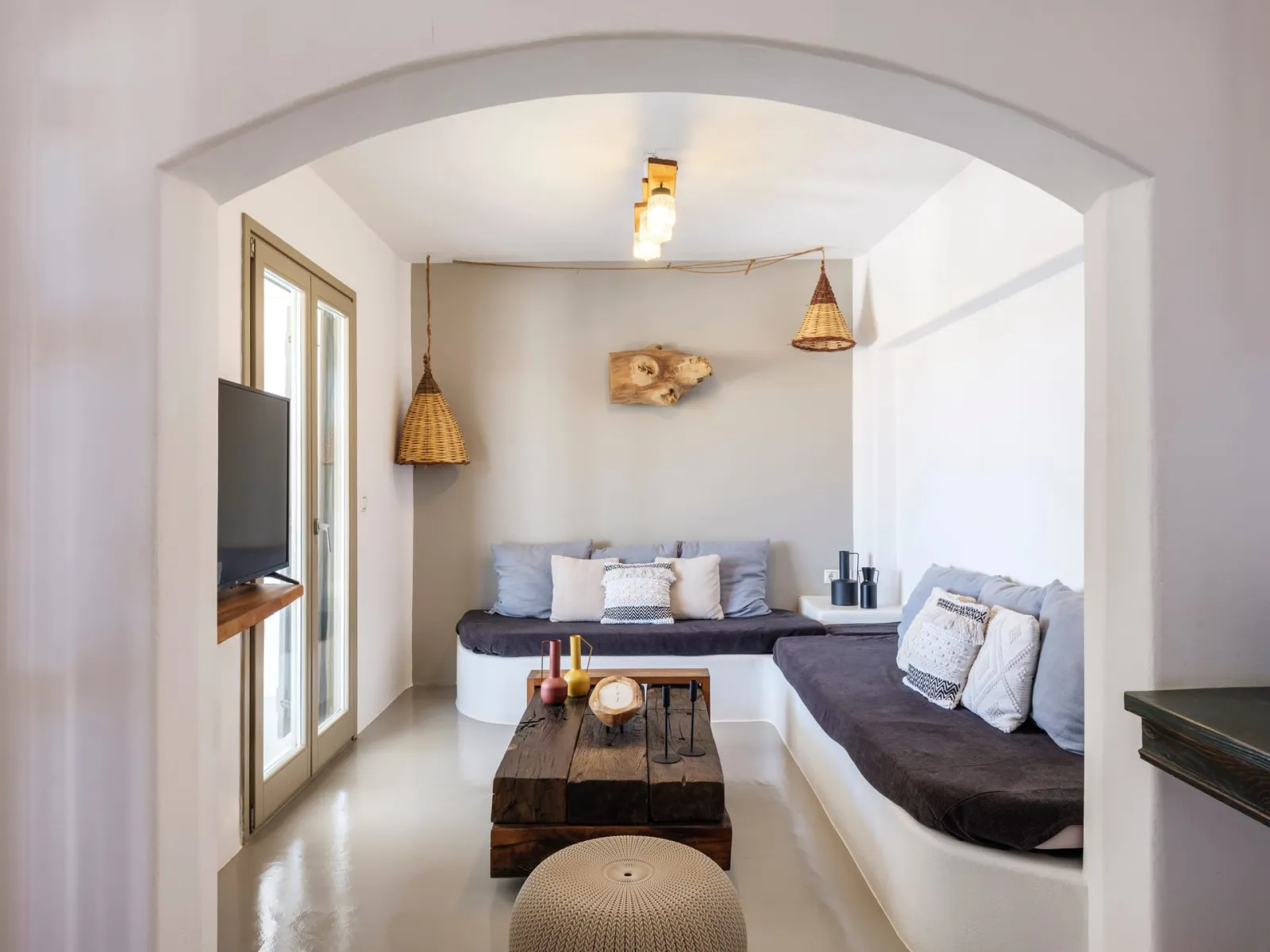 Rock Residence with Outdoor Hydromasaz