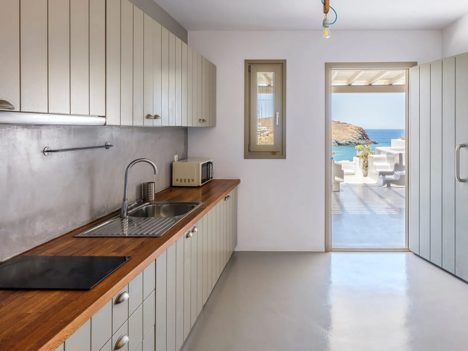 Rock Residence with Outdoor Hydromasaz