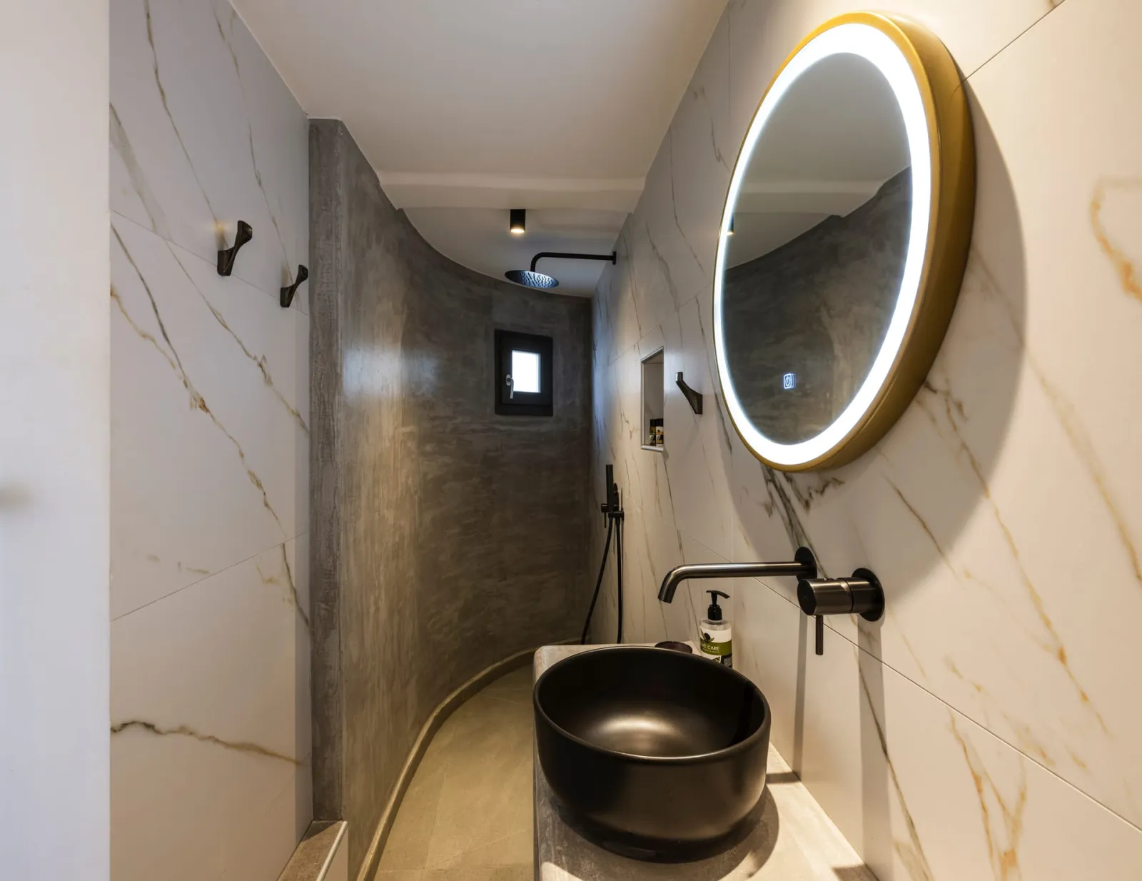 Luna Residence with Jacuzzi