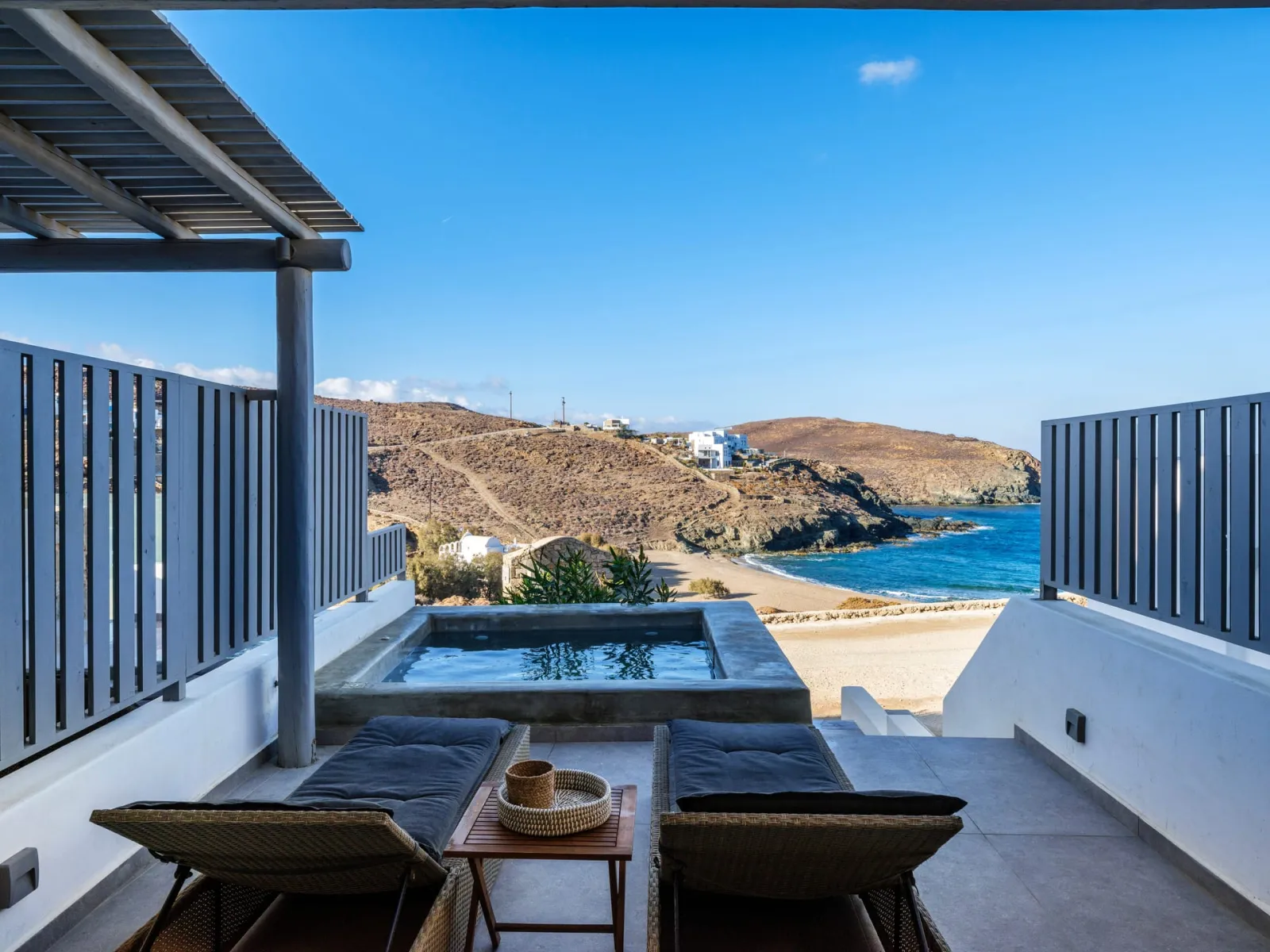 Luna Residence with Jacuzzi
