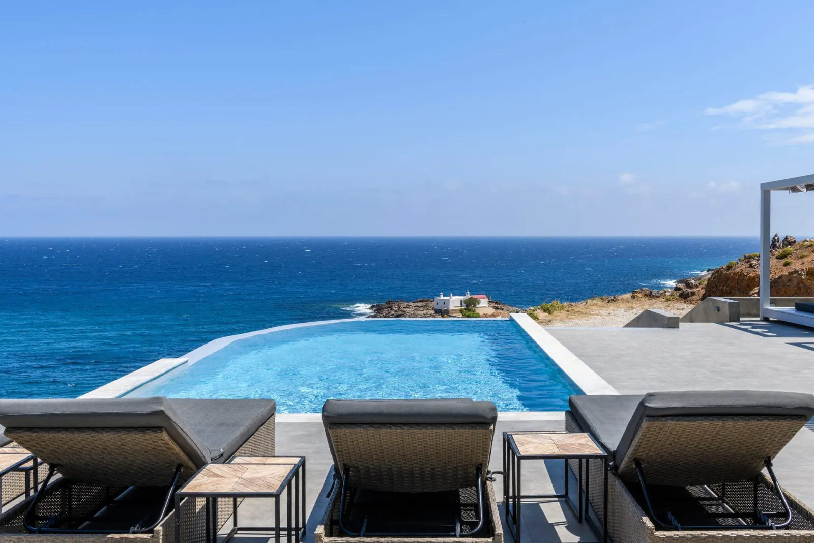 Villa Thea with Private Pool & Jacuzzi