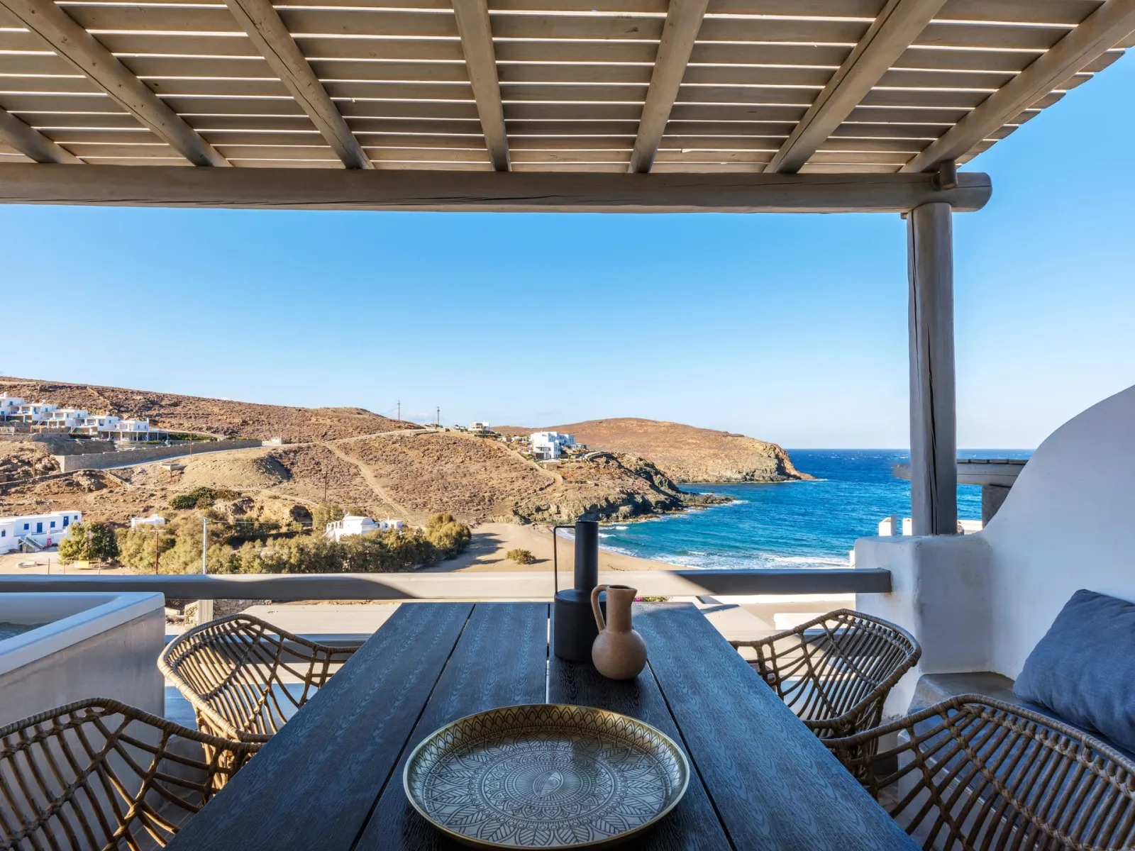 Thea Residence with Jacuzzi
