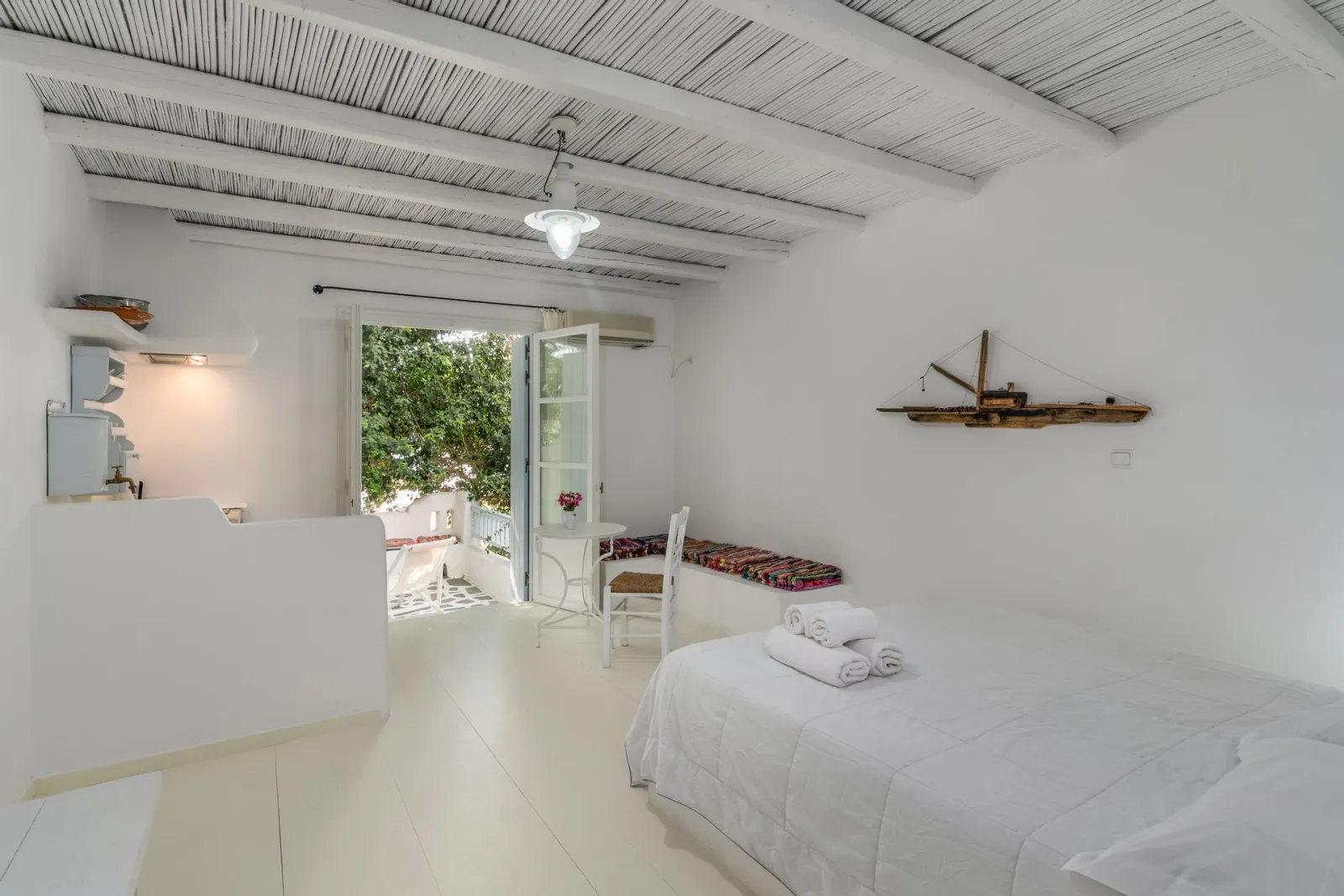 Traditional Mini Suite 