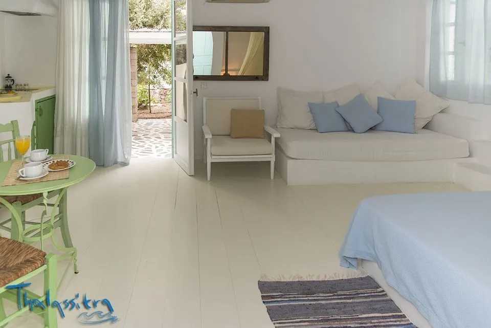 Traditional Mini Suite 