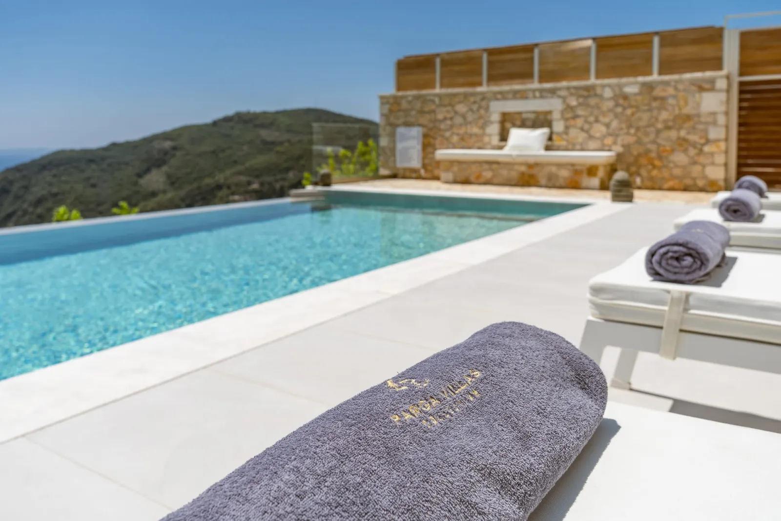 Villa Horizon Blue