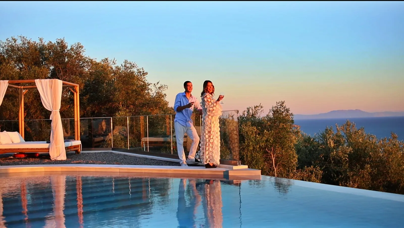 Villa Horizon Blue