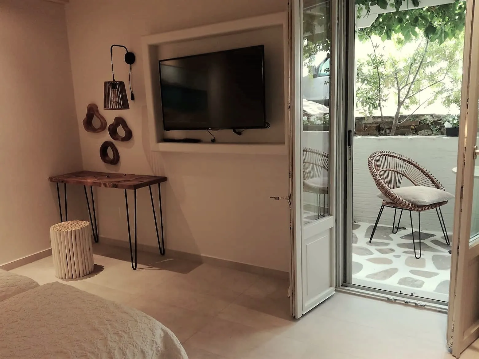 Economy Room