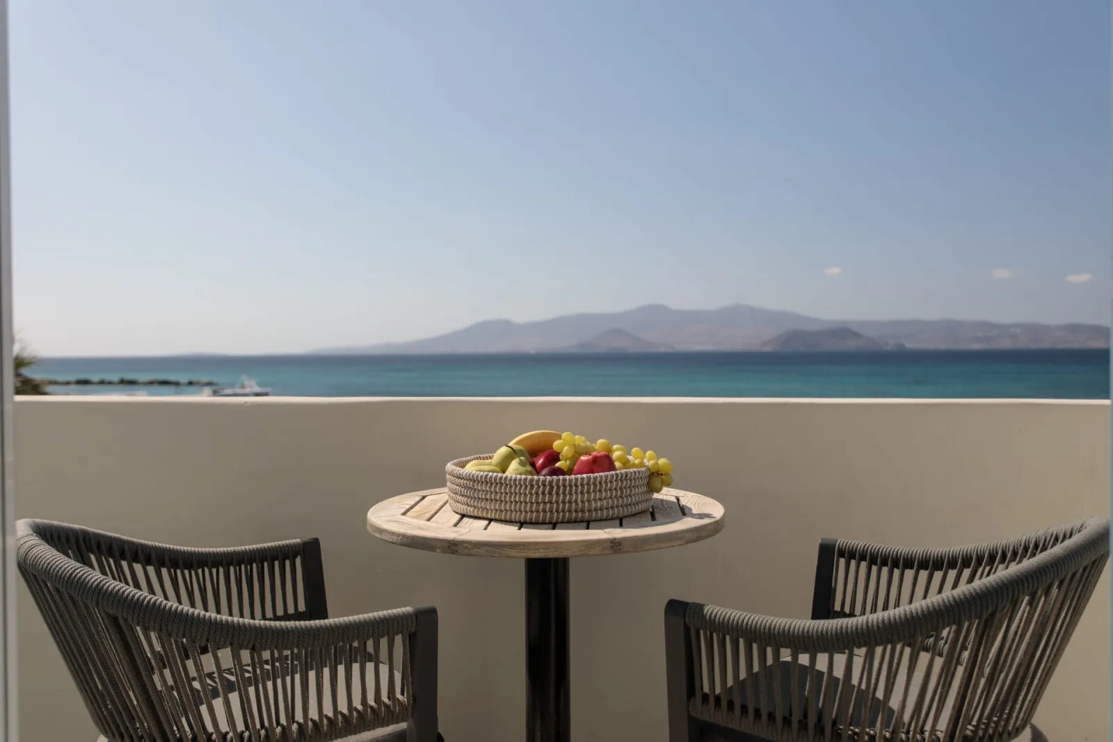 Honeymoon Sea View Suite with Jacuzzi