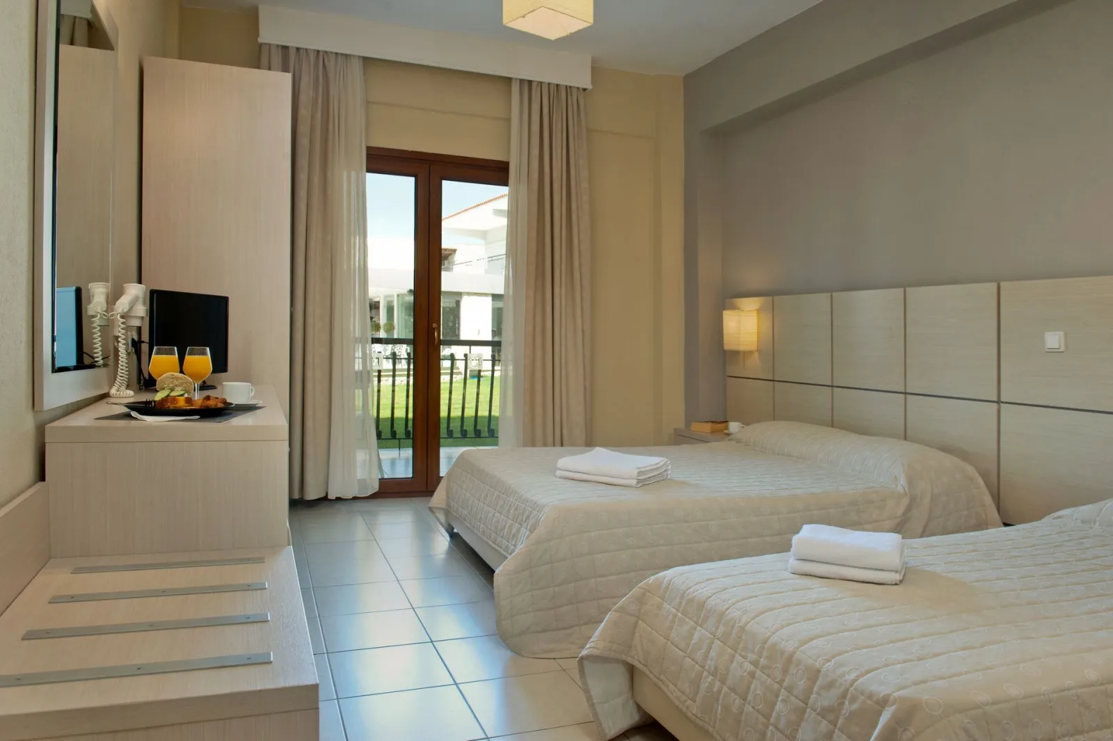 Triple Room