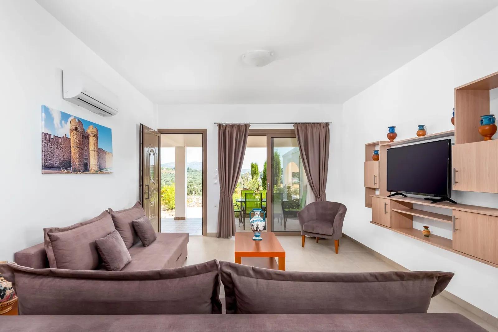 Two-Bedroom Deluxe Suite with Private Pool and Mountain View