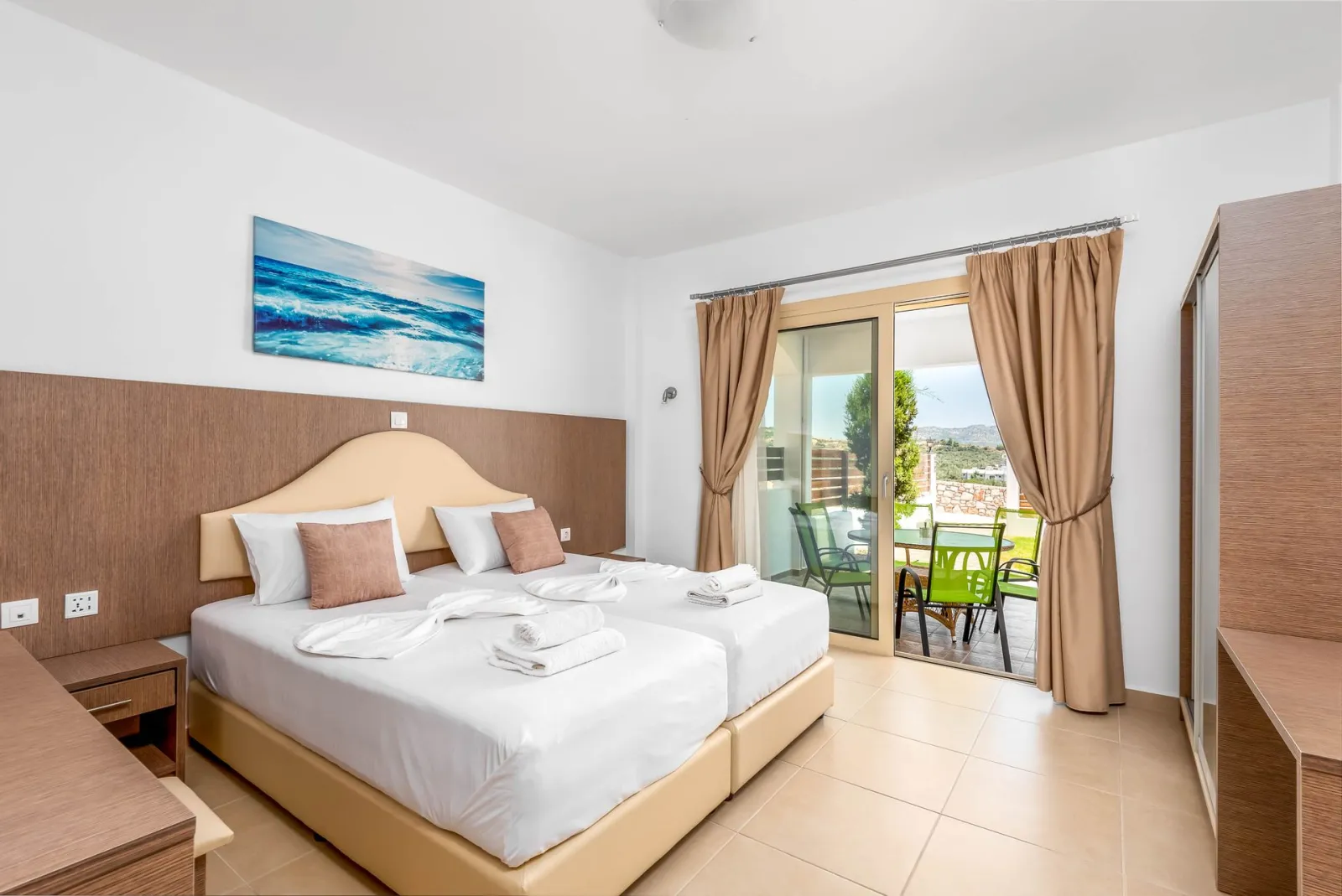 Two-Bedroom Deluxe Suite with Private Pool and Mountain View
