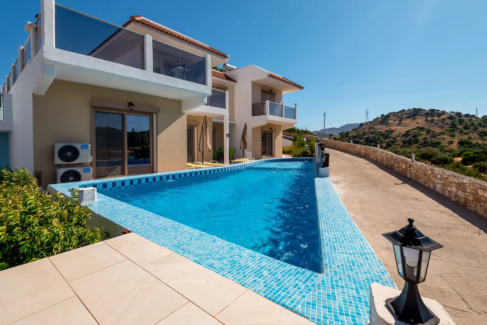 Three-Bedroom Superior Suite with Private Pool and Mountain View