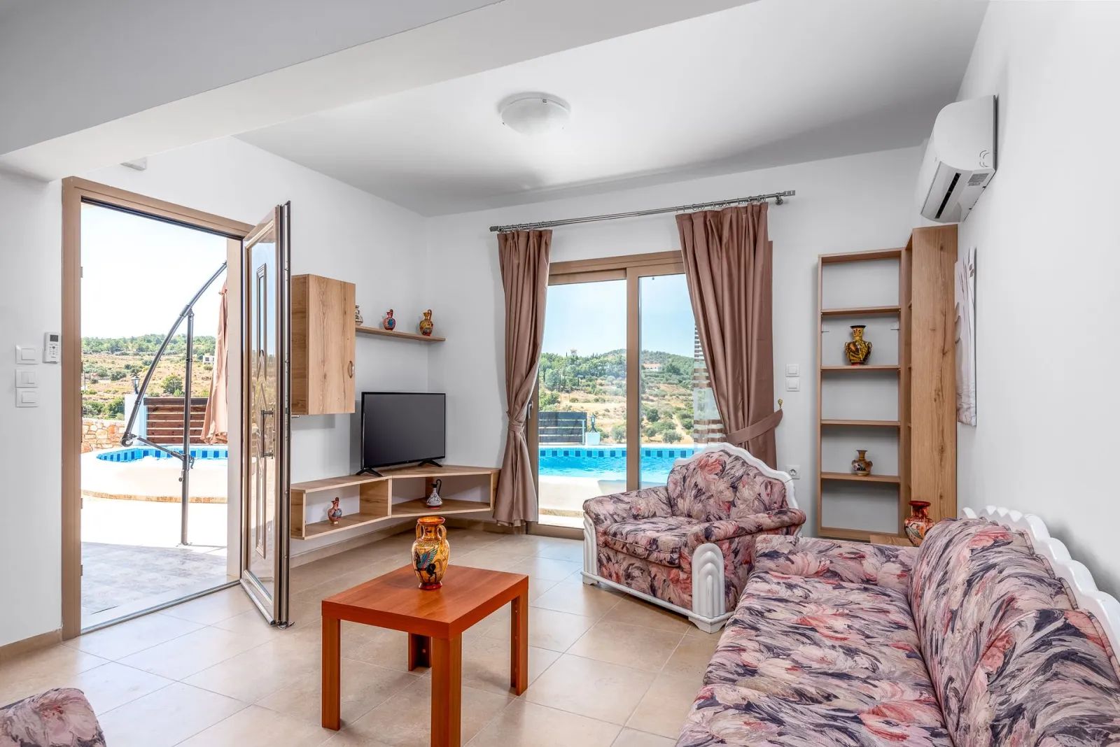 Three-Bedroom Superior Suite with Private Pool and Mountain View