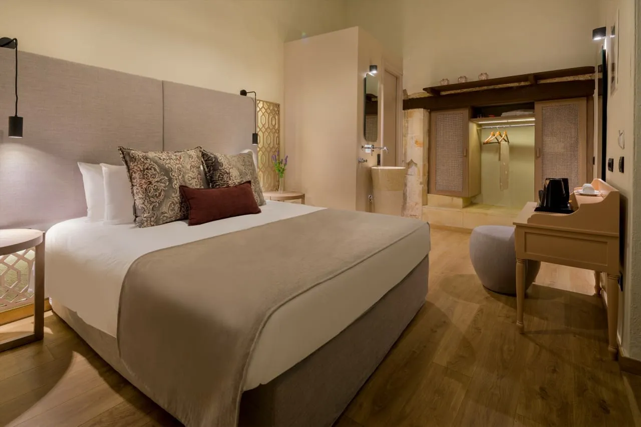 Double Economy Interior | Contessa Hotel