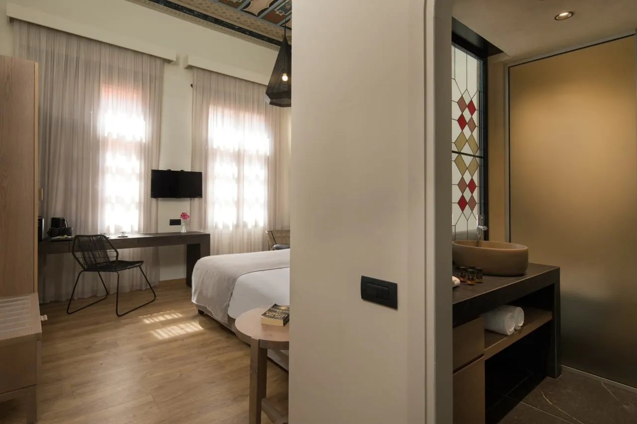 Double Street View | Contessa Hotel