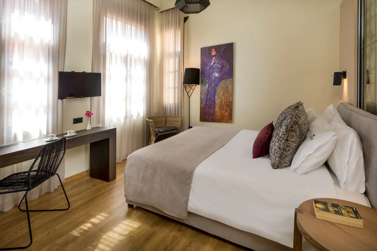 Double Street View | Contessa Hotel