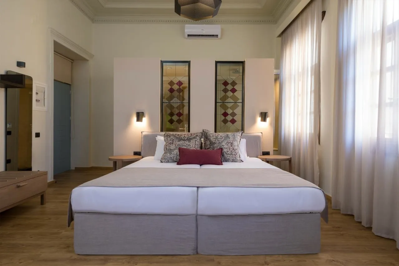 Double Superior Street View | Contessa Hotel