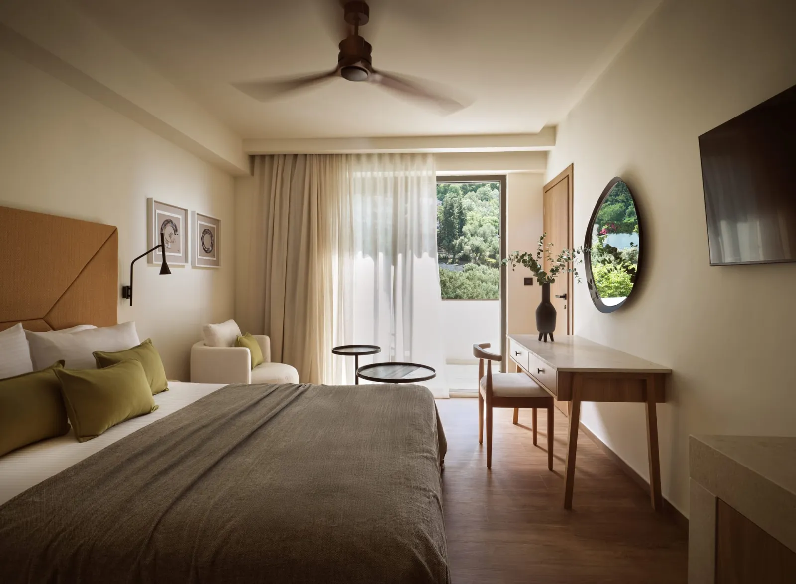 Deluxe Family Room