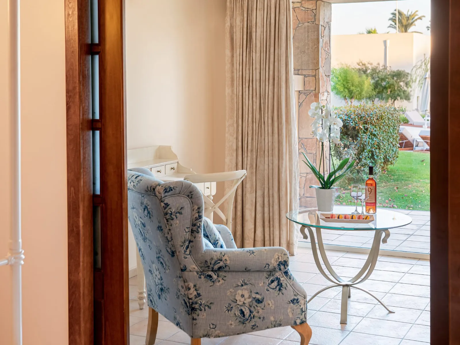 Junior Bungalow Suite