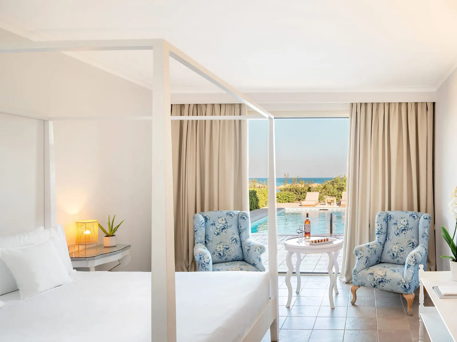 Famous Family Bungalow Sea View with Private Pool