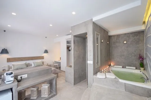 Honeymoon Suite