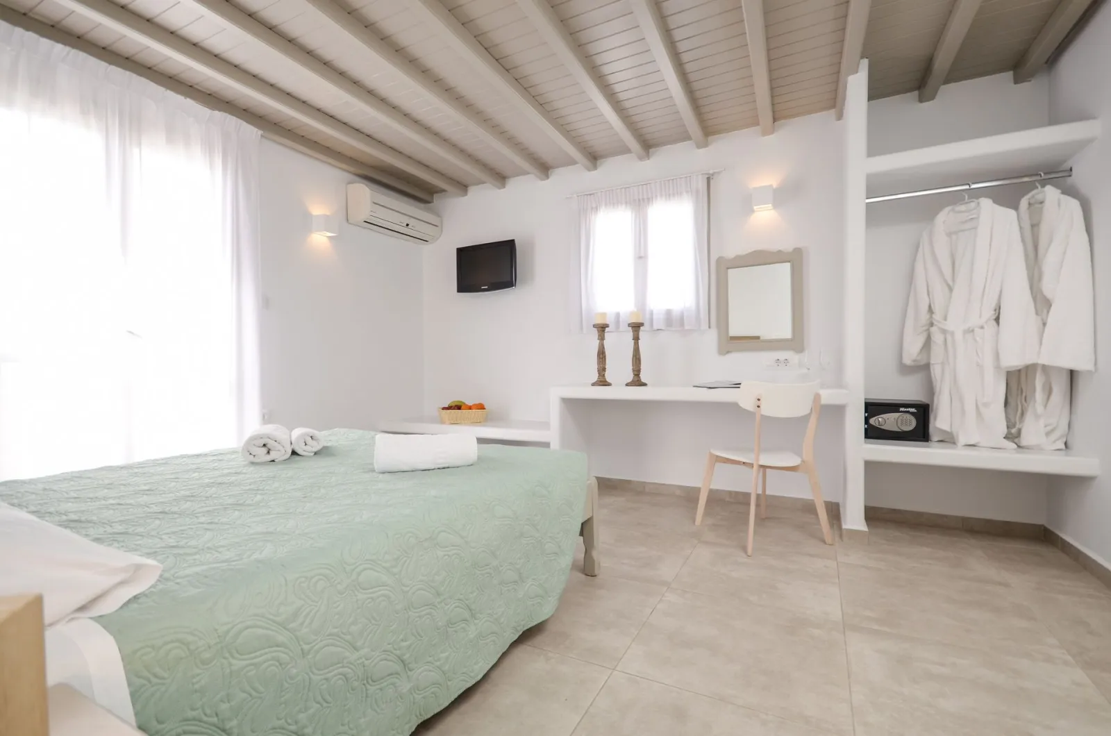 King suite sea view with outdoor hottub
