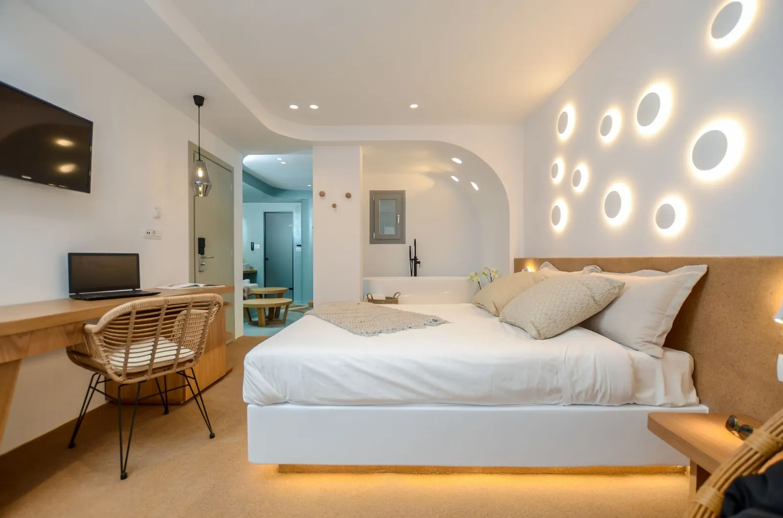 Achilles superior suite with steam bath and outdoor hottub