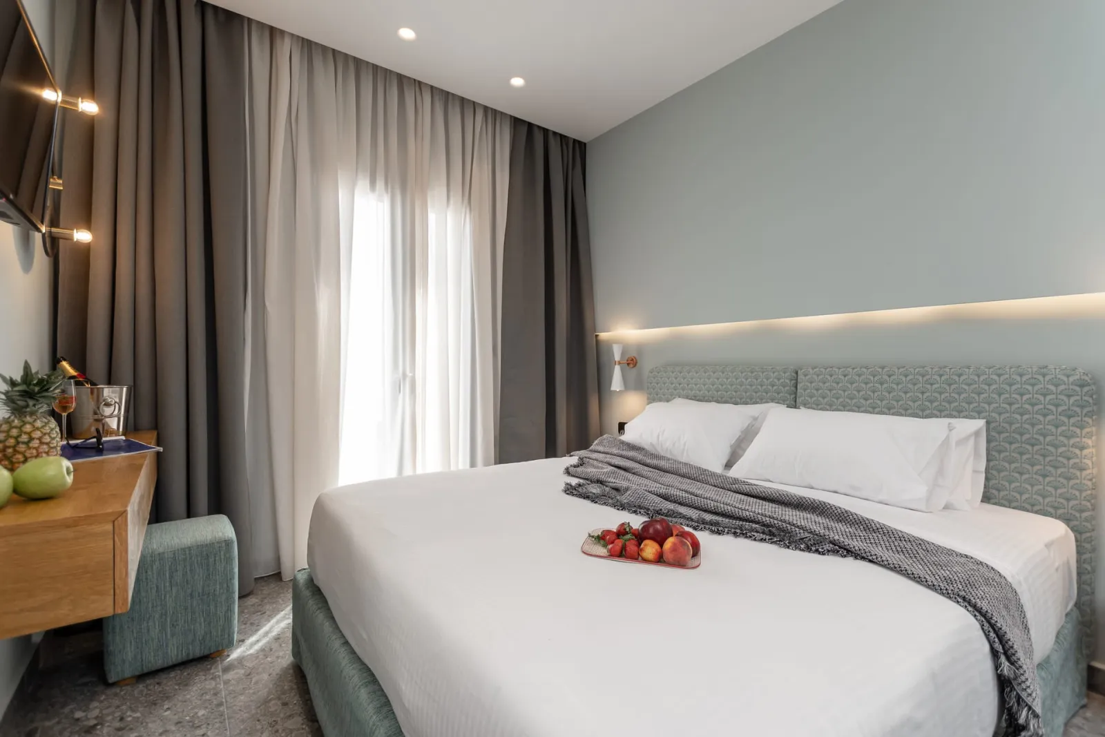DELUXE DOUBLE/TWIN WITH BALCONY