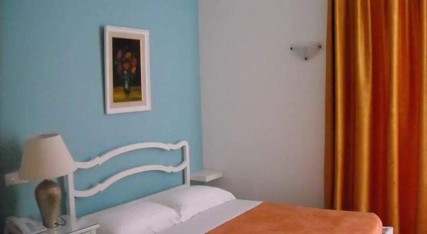 Economy Room with city view