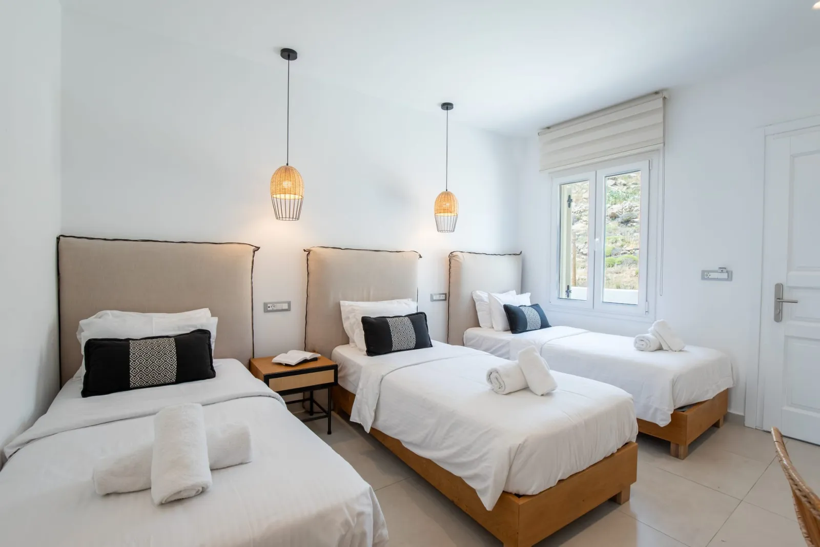 Deluxe Two Bedroom Family Room Sea View