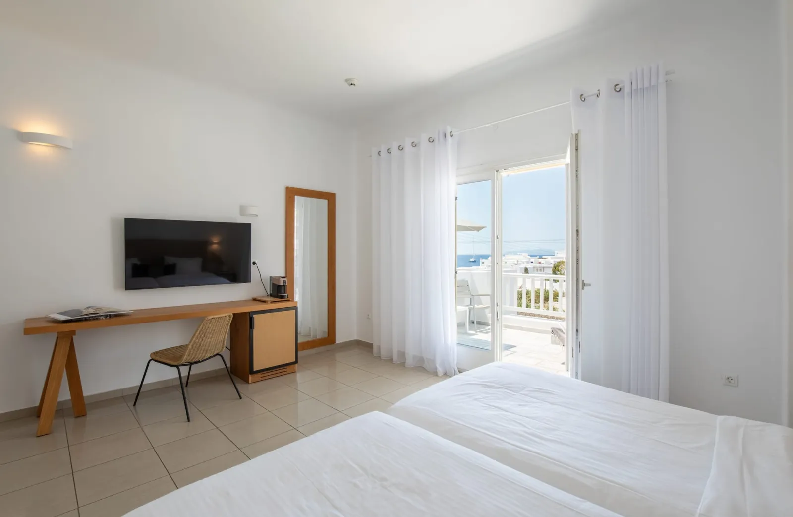 Deluxe Two Bedroom Family Room Side Sea View