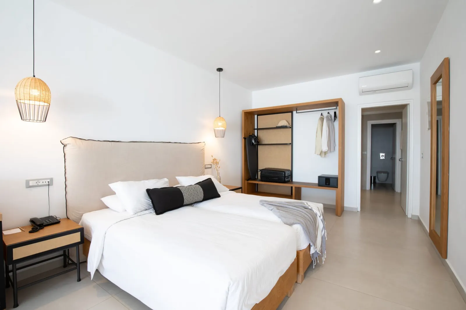 Deluxe Quadruple Room Sea View [up to 4 Guests]