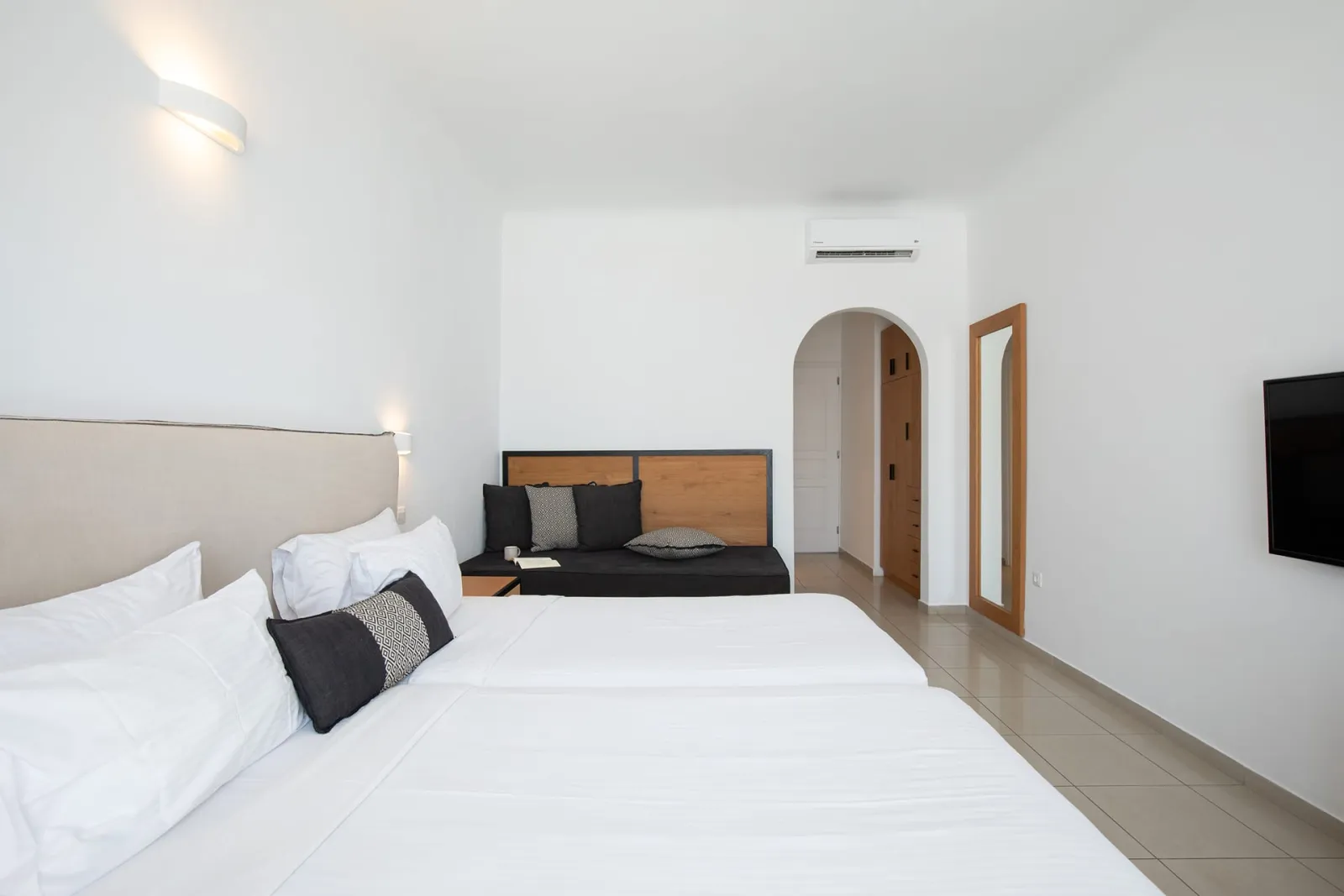 Deluxe Triple Room Side Sea View