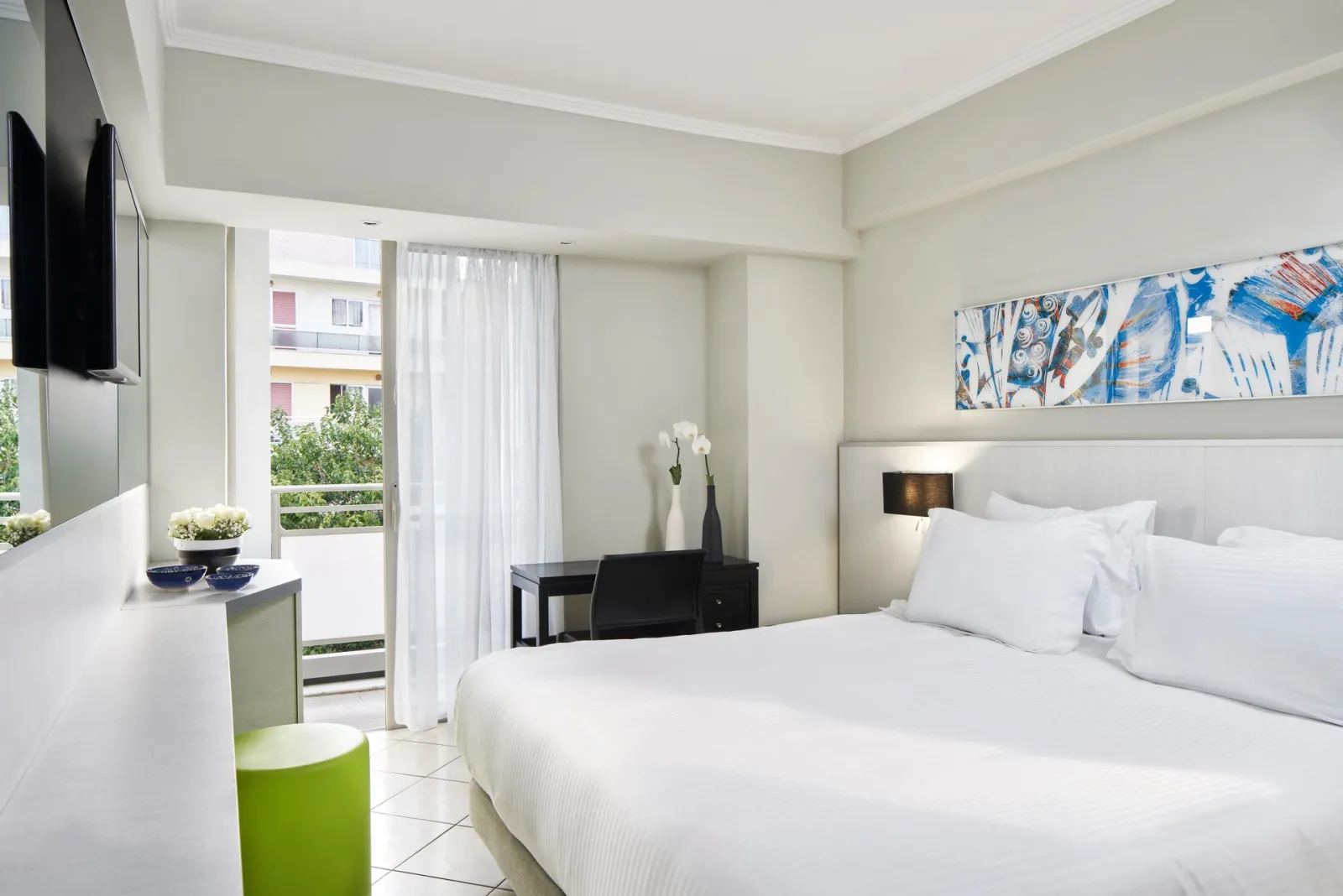 Classic Room with Balcony (pool/garden/street view)