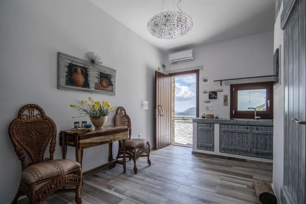 Zas (Zeus) Cave Suite