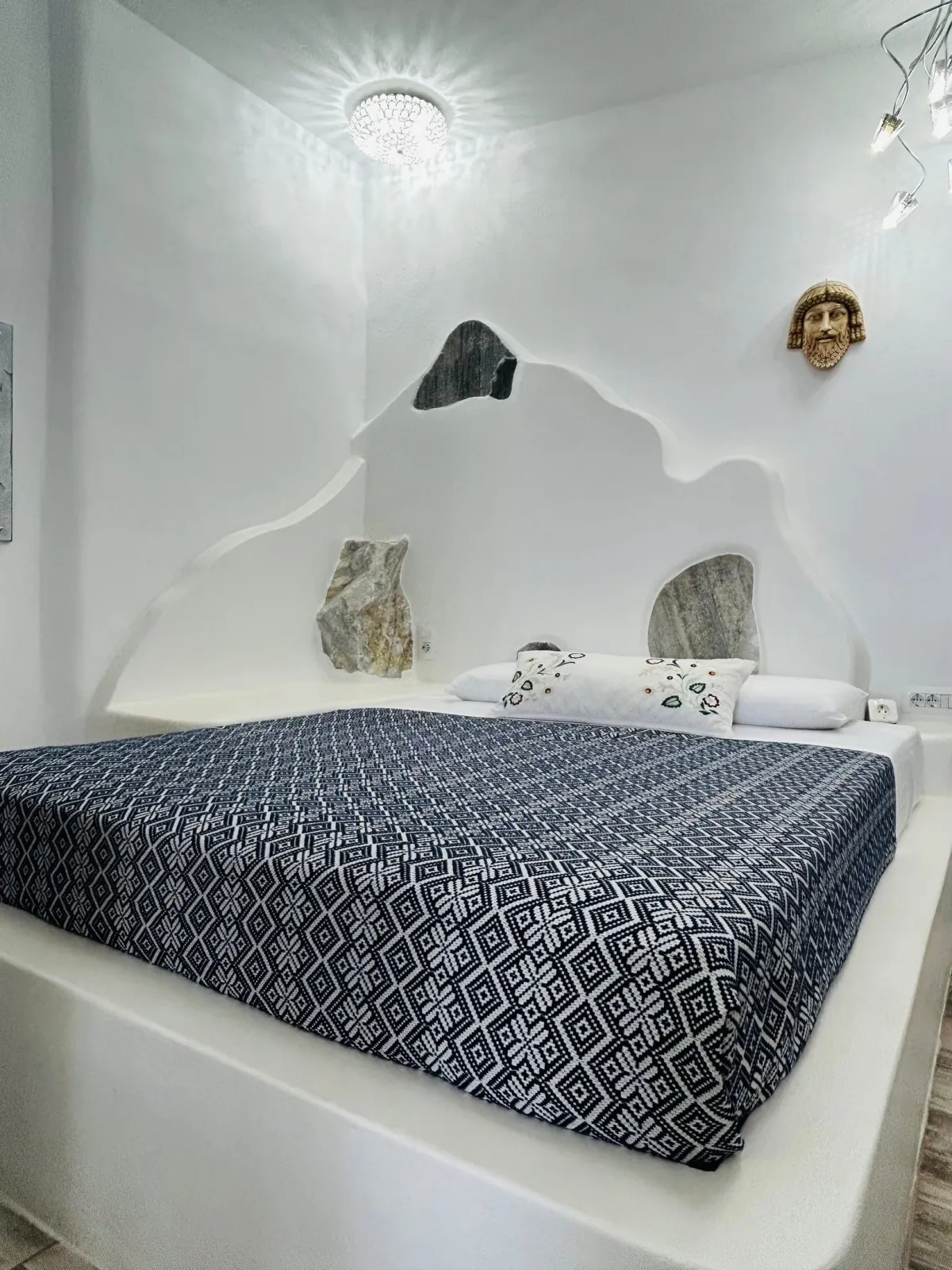 Zas (Zeus) Cave Suite