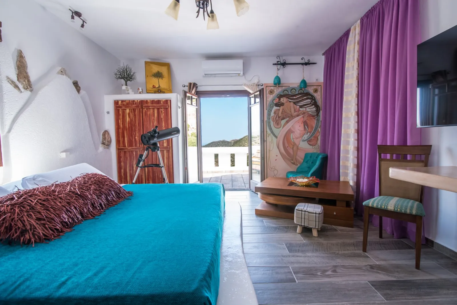 Oraia ELeni Suite