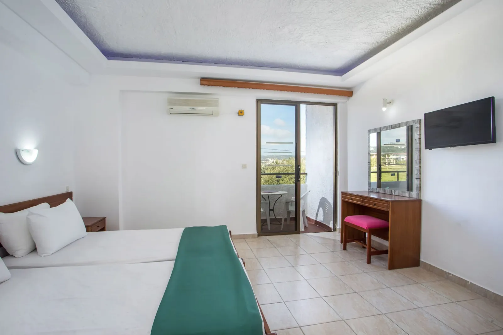 Comfort Twin Room