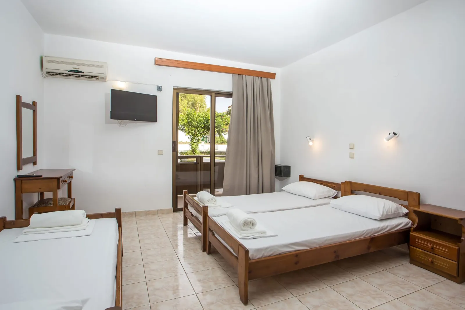 Triple Room