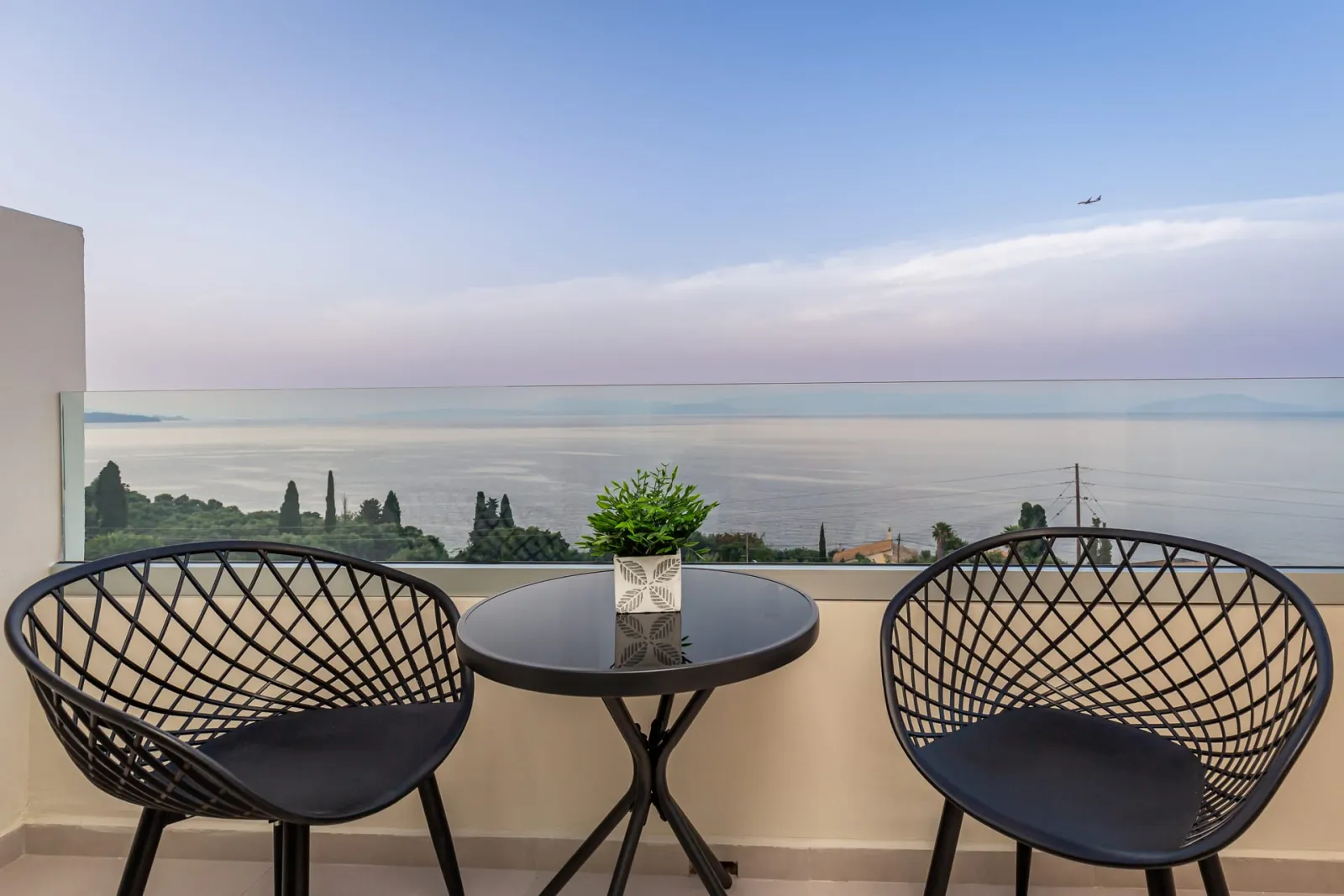 Suite with Private Plunge Pool & Sea View