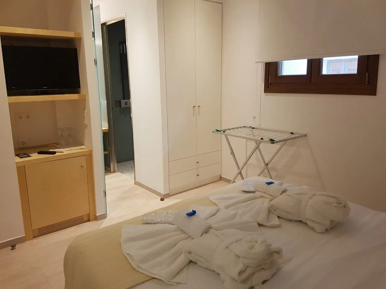 Room I - Double Room with Window Ground Floor