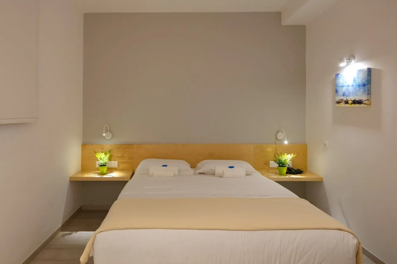 Room I - Double Room with Window Ground Floor