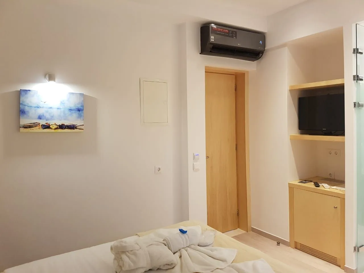 Room I - Double Room with Window Ground Floor