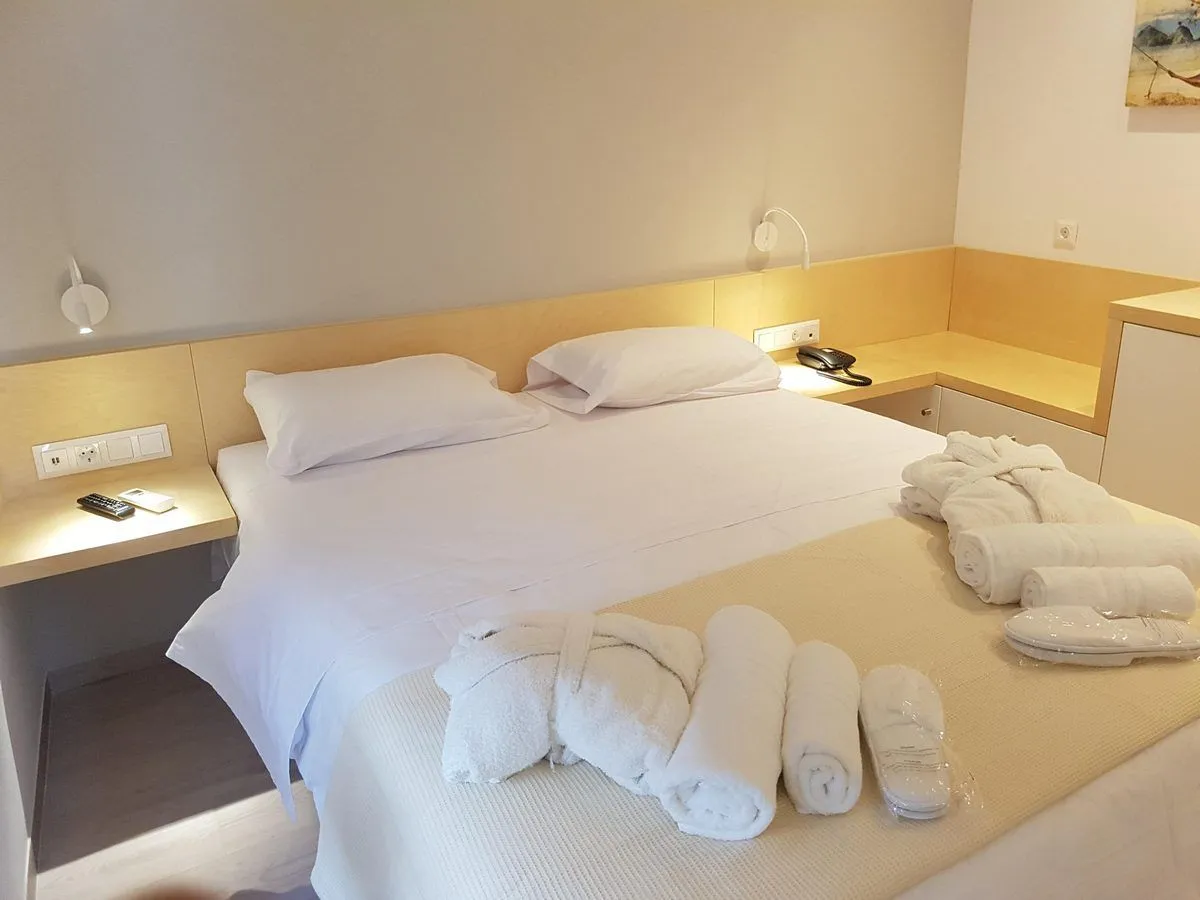 Room II - Double Room with Window First Floor