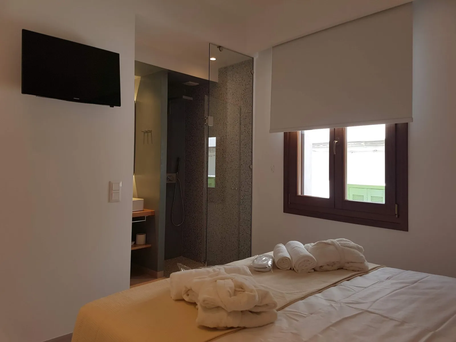 Room II - Double Room with Window First Floor
